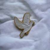 White Dove Lapel Pinbadge