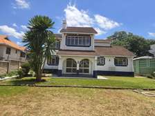 a four bedroom vintage house for rent in Runda.