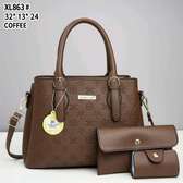 Ladies shoulder handbags