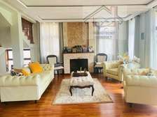 Lavishly furnished 4bedroomed villa,all en-suite, dsq