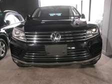 Volkswagen Touareg black petrol 2016