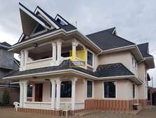 6 Bed House with Garden in Kenyatta Road