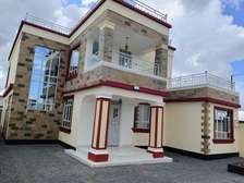 4 Bed House with En Suite at Luxurious 4 Bedrooms Maisonette