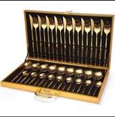 36 pieces briefcase cutlery set:Gold colour