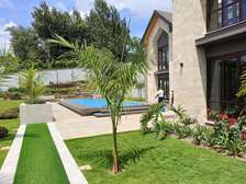 5 Bed House with En Suite at Runda