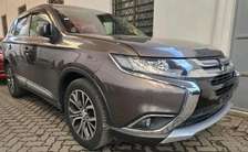 Mitsubishi  outlander grey