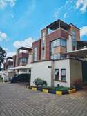 6 Bed Villa with En Suite in Lavington