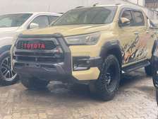 TOYOTA HILUX DOUBLE CABIN 2016MODEL MANUAL DIESEL