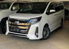 Toyota Noah wxb