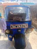 Tuktuk Piaggio large diesel engine