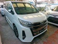 Toyota Noah wxb
