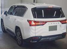 Lexus lx600