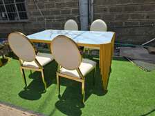 4 seater mordern dining table