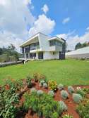 5 Bed House with En Suite in Nyari