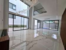 6 Bed Townhouse with En Suite in Lavington