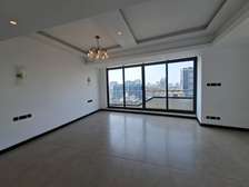 3 Bed Apartment with En Suite in Riverside