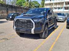 TOYOTA HILUX DOUBLE CABIN 2019MODEL FULLY LOADED