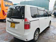 TOYOTA NOAH SECOND EDITION 2010 MODEL
