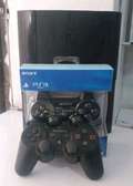 Chipped PS3 Superslim + 2 controllers
