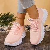 Breathable ladies sneakers