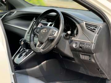 Toyota harrier 2019