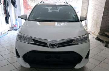 Toyota corolla Fielder White 2019 2WD