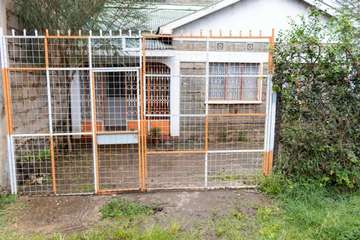 DISTRESS BUNGALOW HOUSE SALE