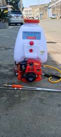 Engine knapsack sprayer