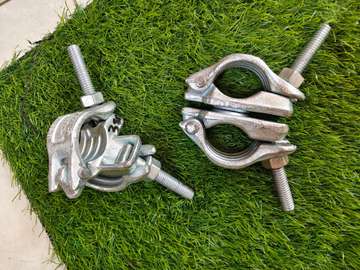 Scaffolding swivel couplers / swivel clamps