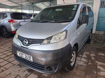 Nissan NV200 Silver 5-Seater Fuel Efficient Van