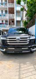 Toyota land Cruiser ZX Petrol 2022 black