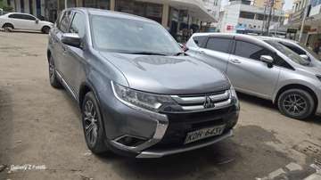 MITSUBISH OUTLANDER 2015MODEL 7 SEATER