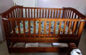 Babycot comes with mattress and drawer