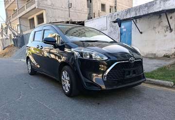 Toyota sienta normal 2020 model