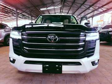 Toyota land cruiser V8 Diesel 2021 LC300