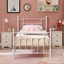 Vintage 4*6 Metal Frame Bed