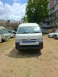 Toyota Hiace 9L