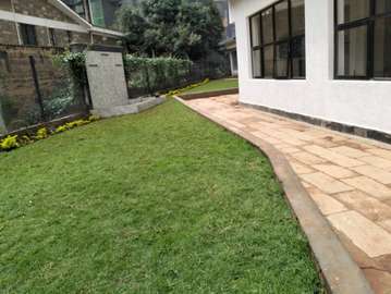 4 Bed Apartment with En Suite at General Mathenge