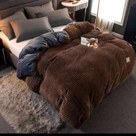 Velvet duvet with sheets and pillow cases