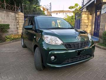 Make Toyota Passo Jungle green color 2017 model.