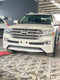 TOYOTA LANDCRUISER V8 ZX 2019MODEL PETROL