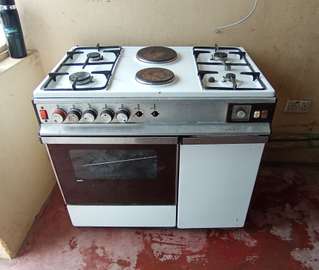 Versatile Gas & Electric Stove with Oven 4 Burners (Matic)