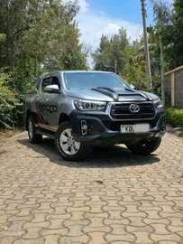 TOYOTA HILUX DOUBLE CABIN 2016MODEL