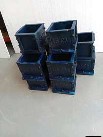 Cast iron cube moulds