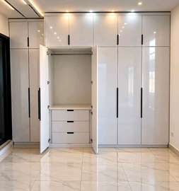 Fitting/tiling work