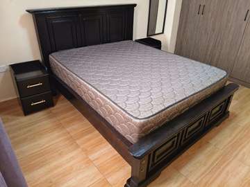Solid Wood Queen Bed