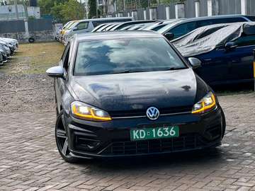 Volkswagen Golf R black 2019