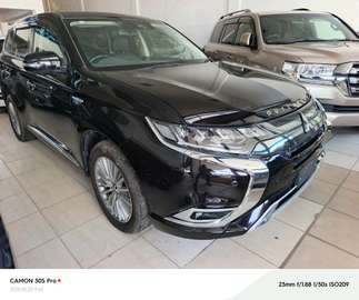 Mitsubishi outlander PHv