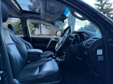 Toyota Landcruiser TX black color interior black 2018.