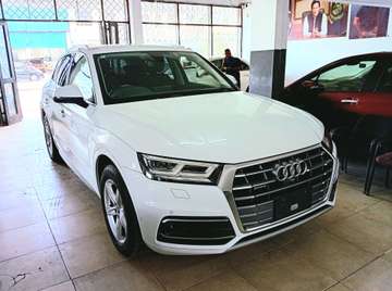 Audi Q5 S-Line 2019 white